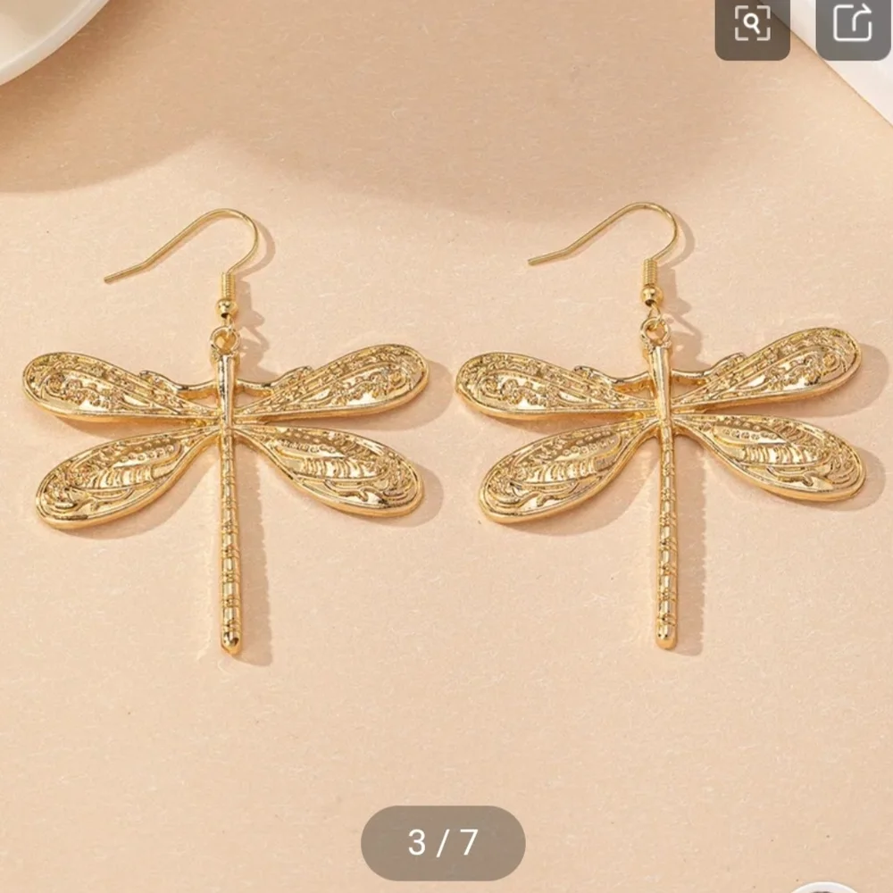 Dragonfly Earrings Gold Tone Zinc Alloy - Picture 11 of 13